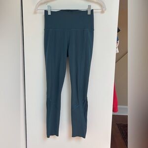 Athleta High Gear 7/8 Tight in Teal
